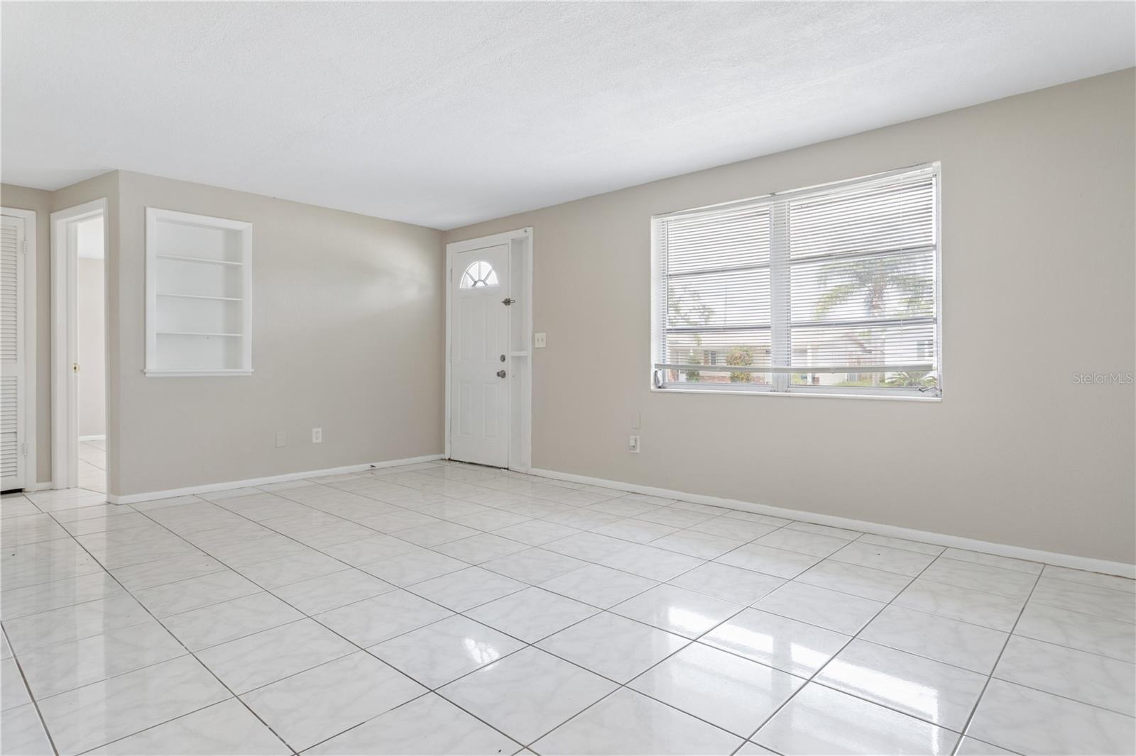 3337 CLYDESDALE DR — photo 3