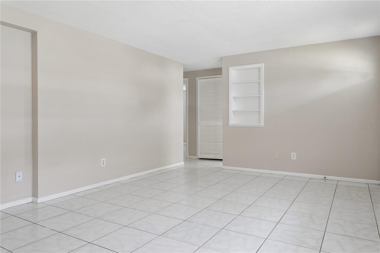 3337 CLYDESDALE DR — photo 5