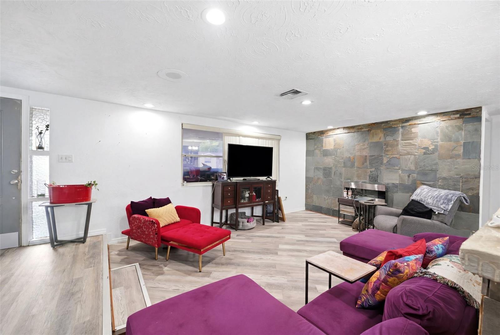 5633 ANDREA DR — photo 10