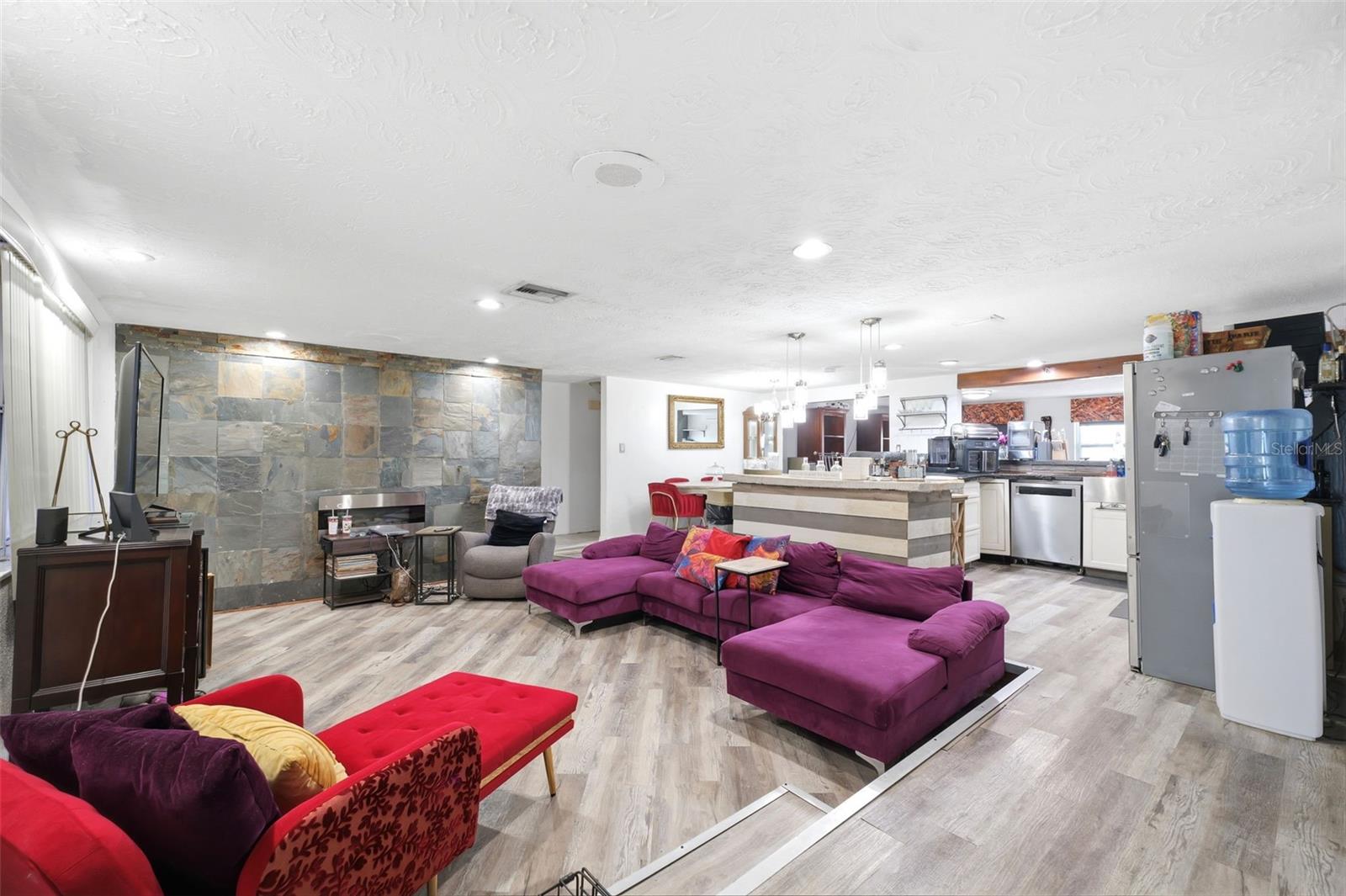 5633 ANDREA DR — photo 9