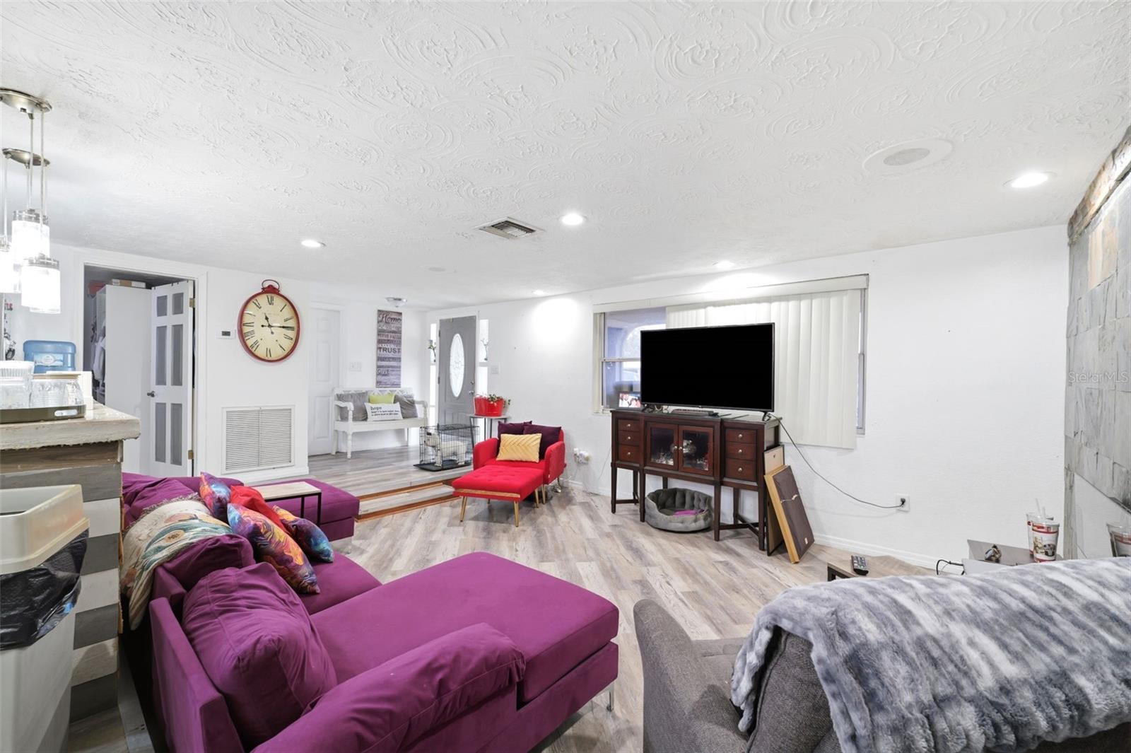 5633 ANDREA DR — photo 12