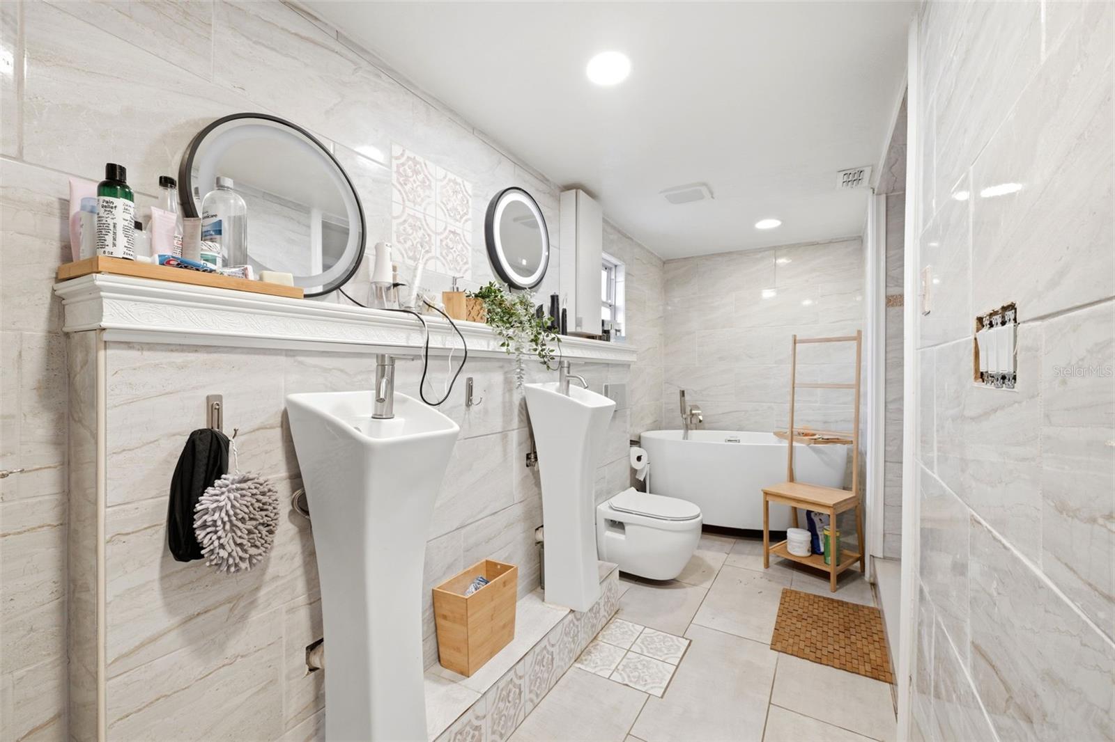5633 ANDREA DR — photo 32