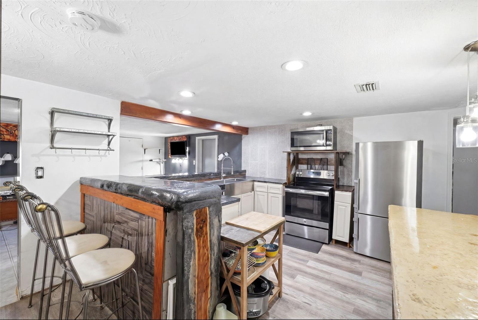 5633 ANDREA DR — photo 15