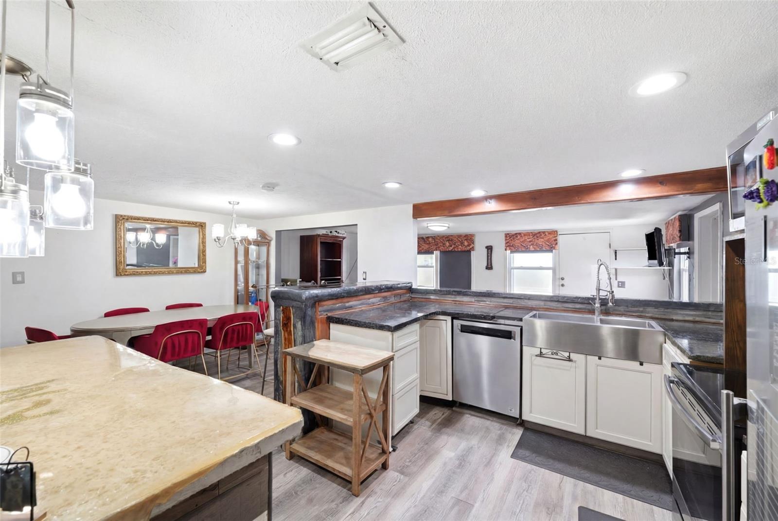 5633 ANDREA DR — photo 17