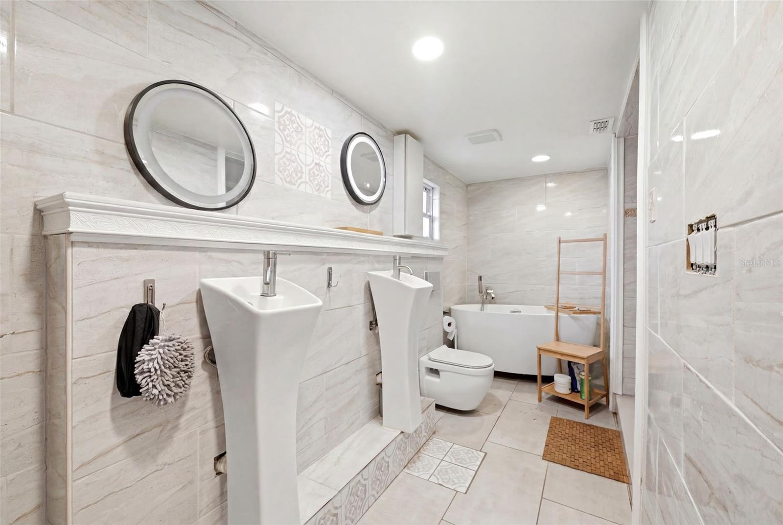 5633 ANDREA DR — photo 33