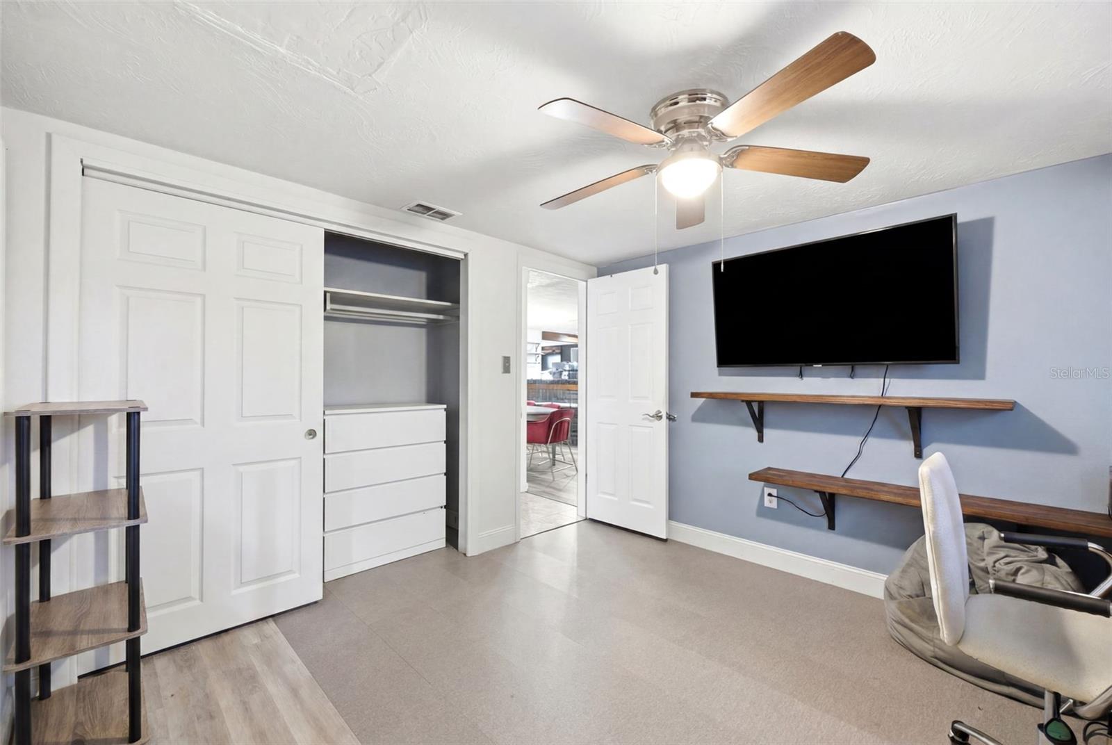 5633 ANDREA DR — photo 37