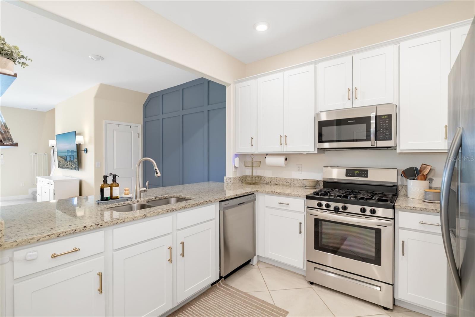 15210 SUNNY DAY DR — photo 11