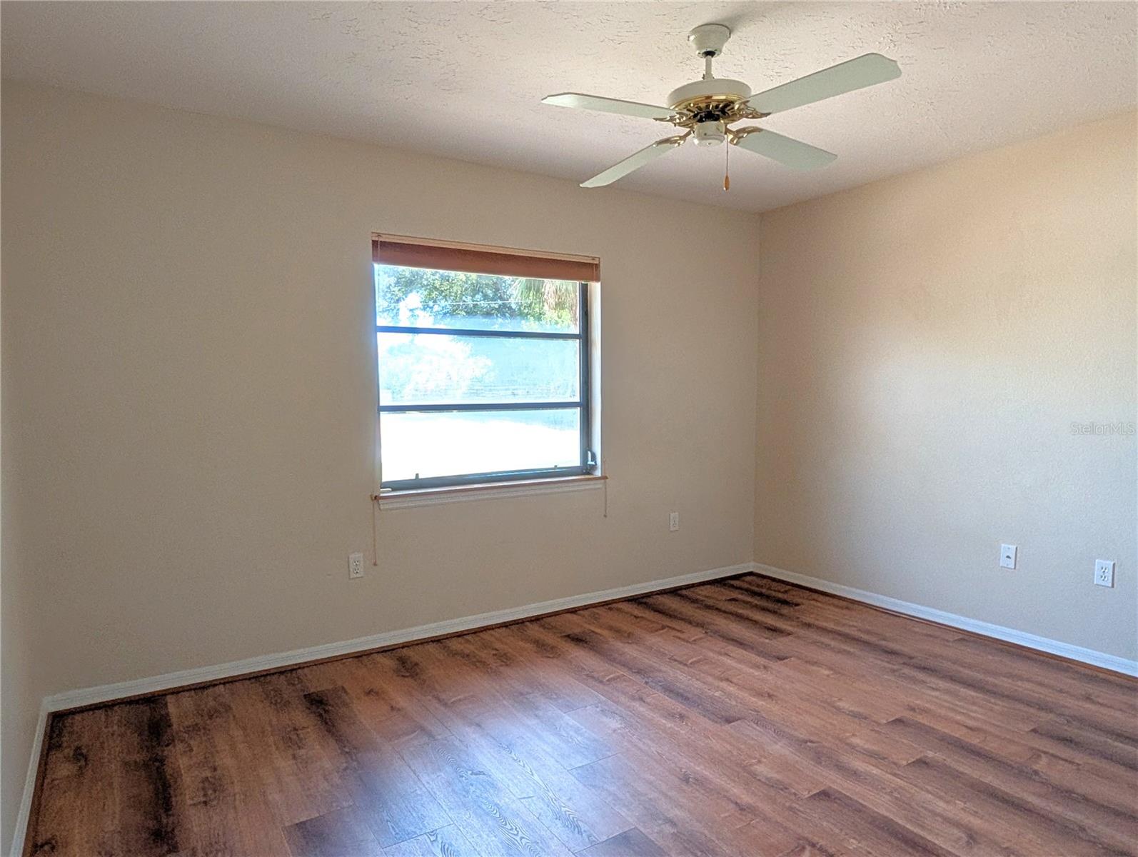 88 TEMPLE RD — photo 24
