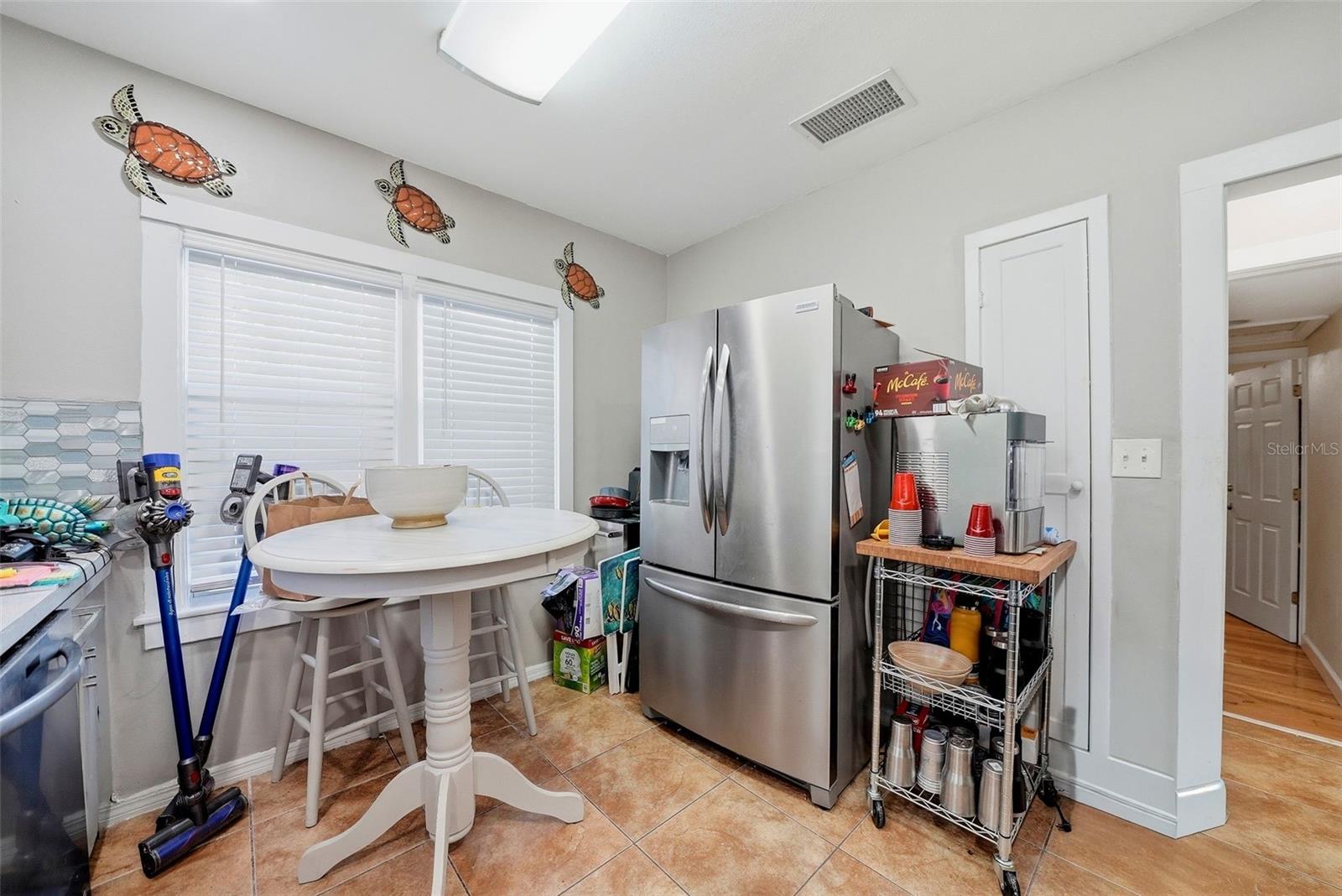 726 MANDALAY AVE — photo 11