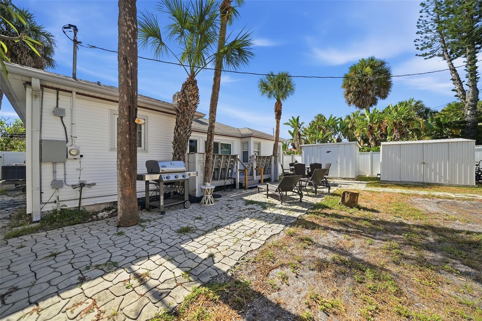 726 MANDALAY AVE — photo 29