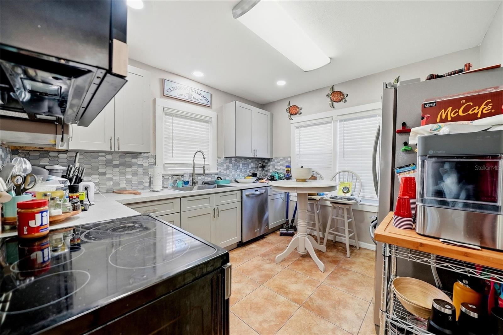726 MANDALAY AVE — photo 10