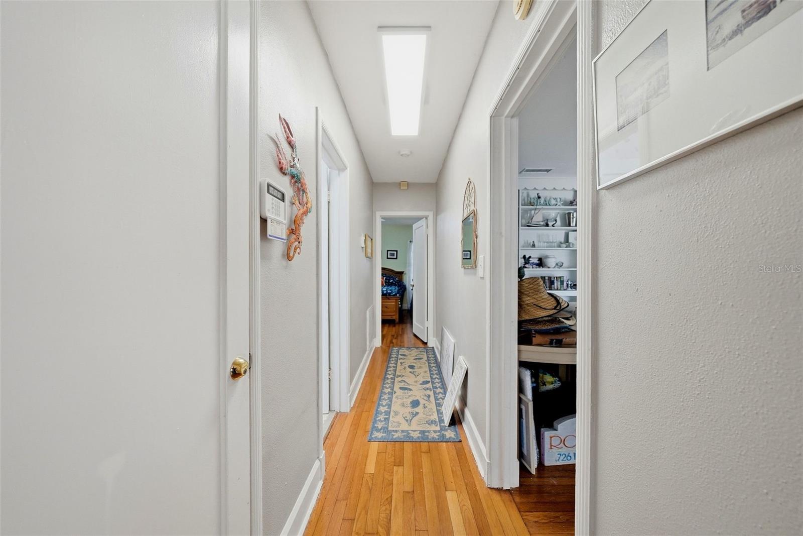726 MANDALAY AVE — photo 13