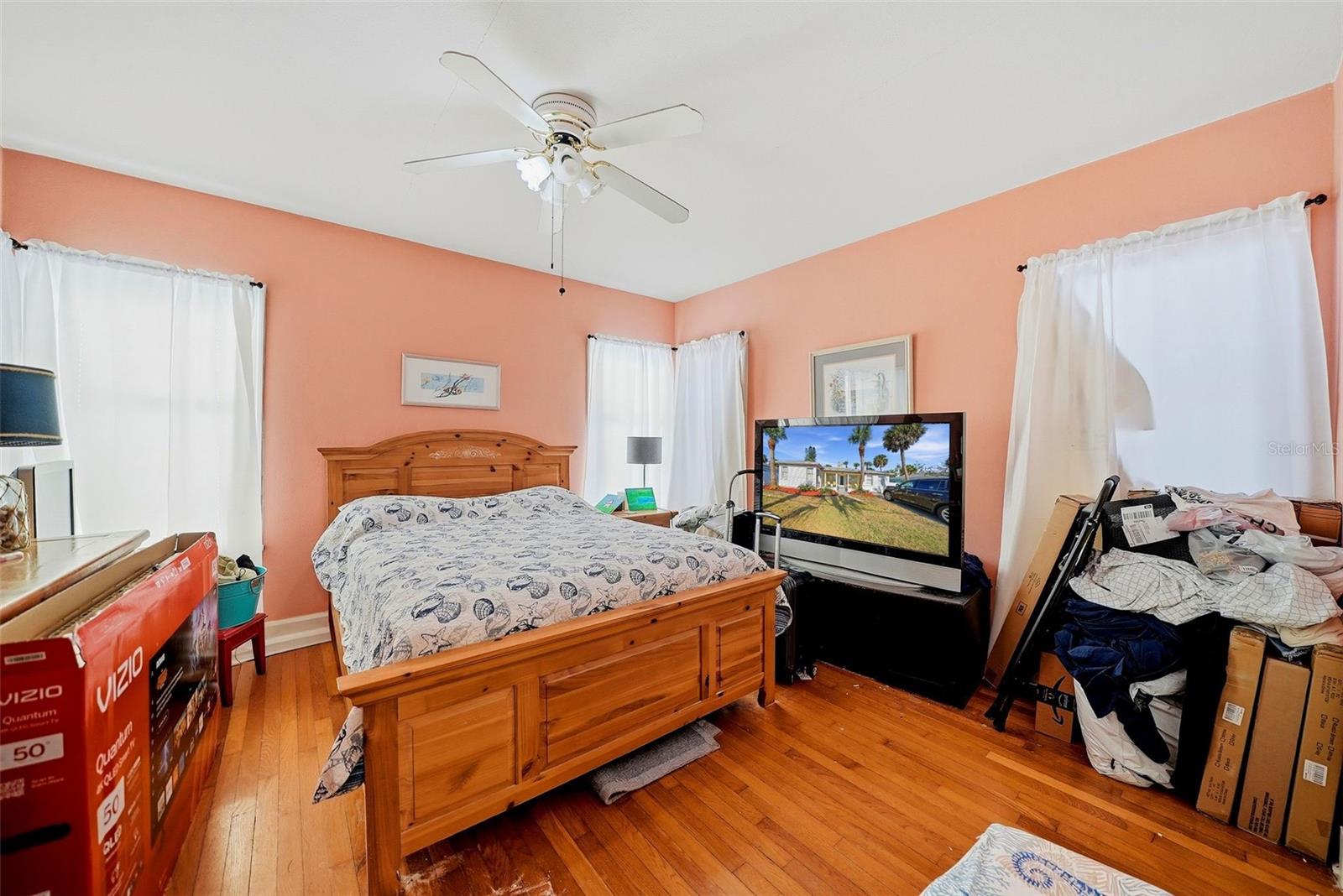 726 MANDALAY AVE — photo 22