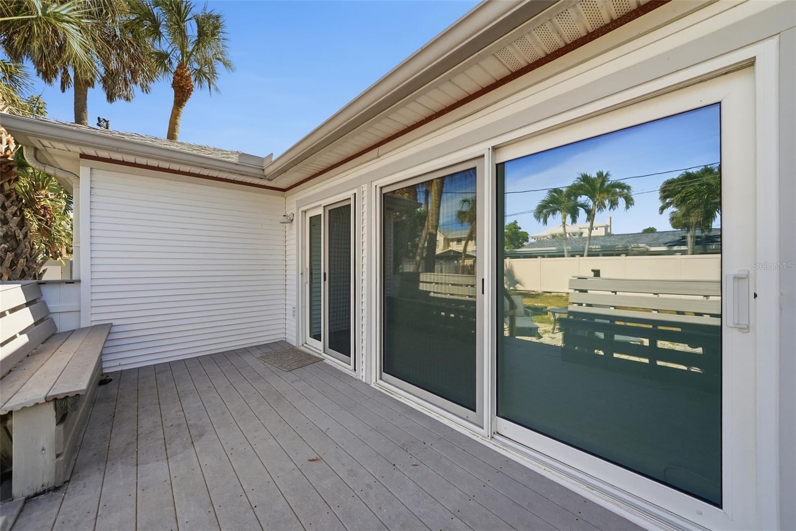 726 MANDALAY AVE — photo 25