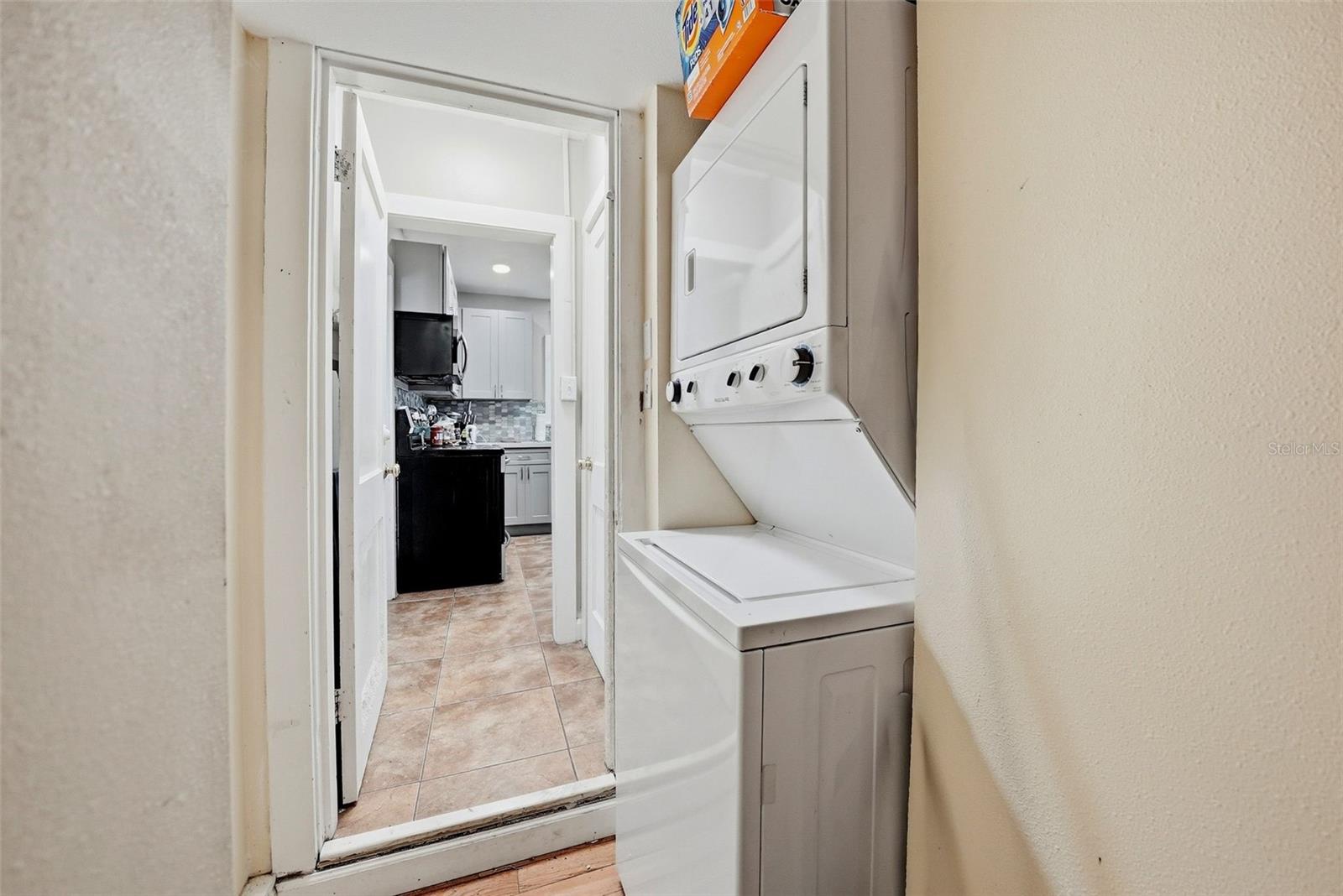 726 MANDALAY AVE — photo 24