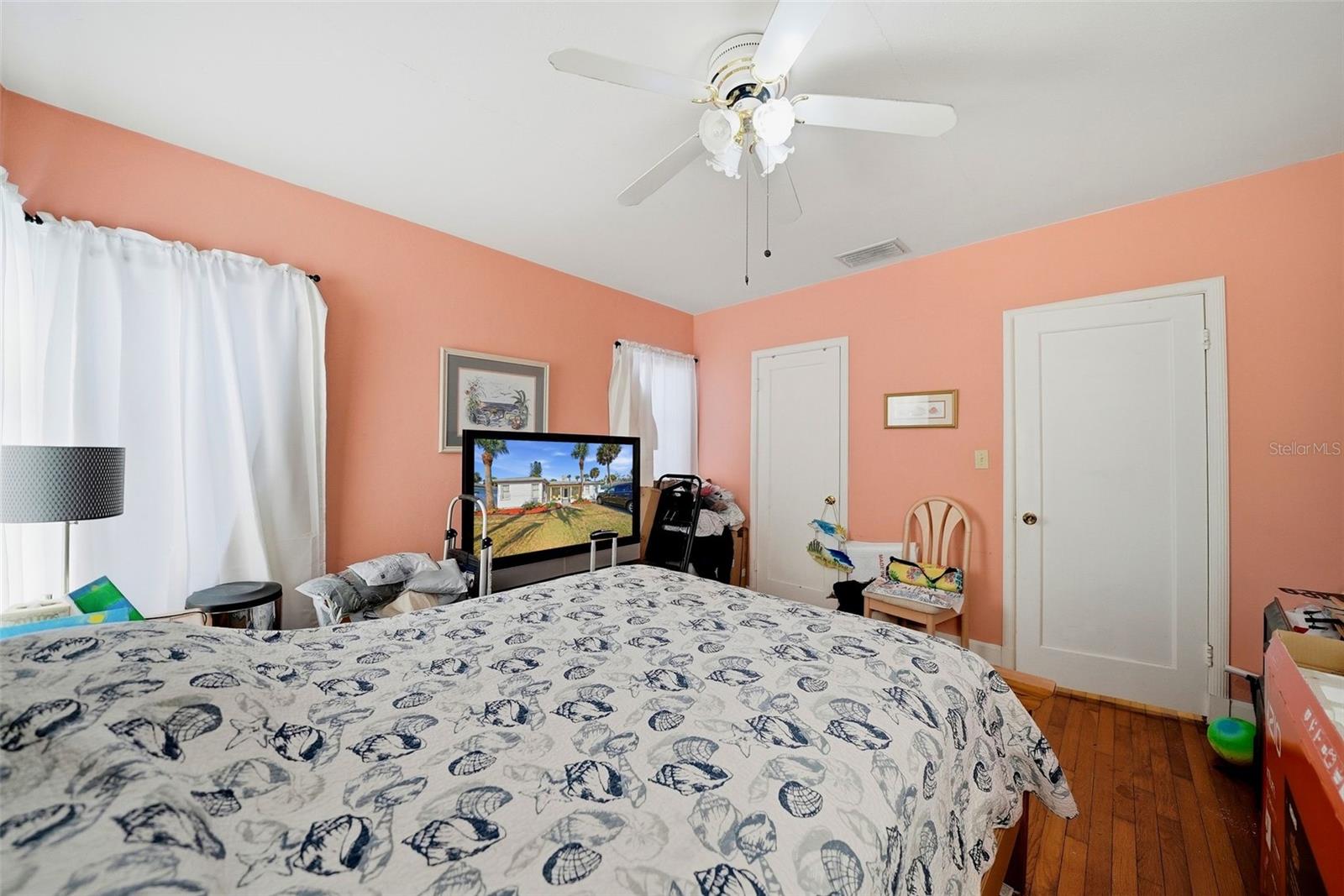 726 MANDALAY AVE — photo 21