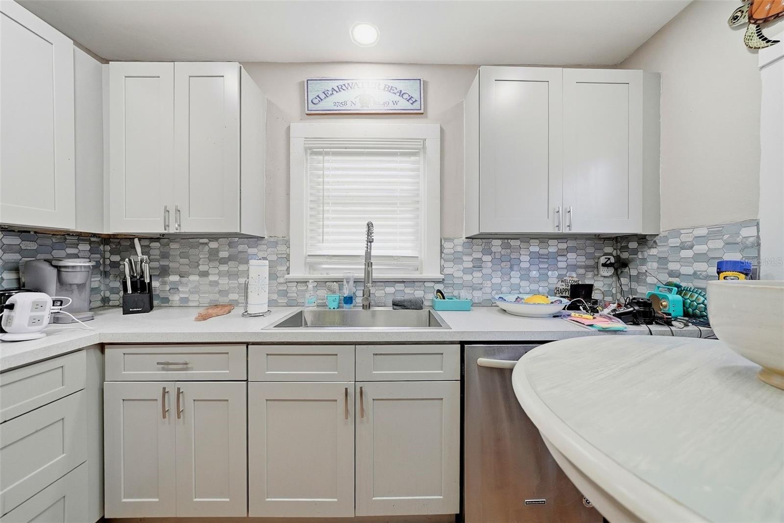 726 MANDALAY AVE — photo 9