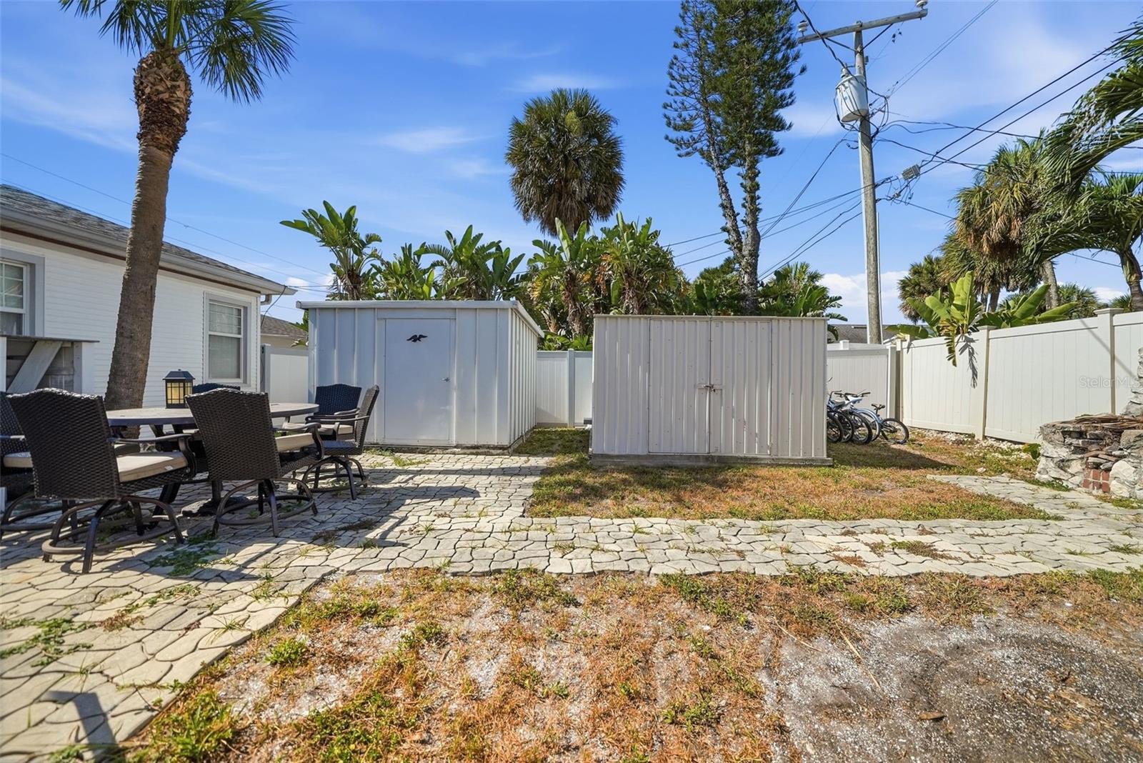 726 MANDALAY AVE — photo 32