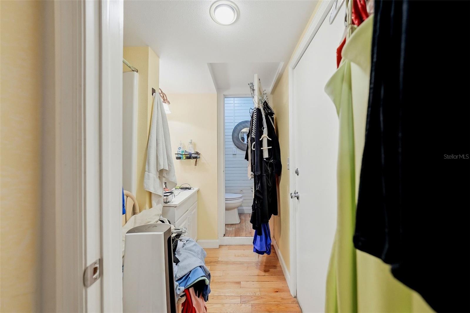 726 MANDALAY AVE — photo 16