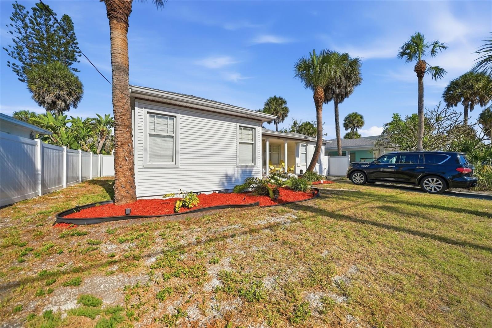 726 MANDALAY AVE — photo 48