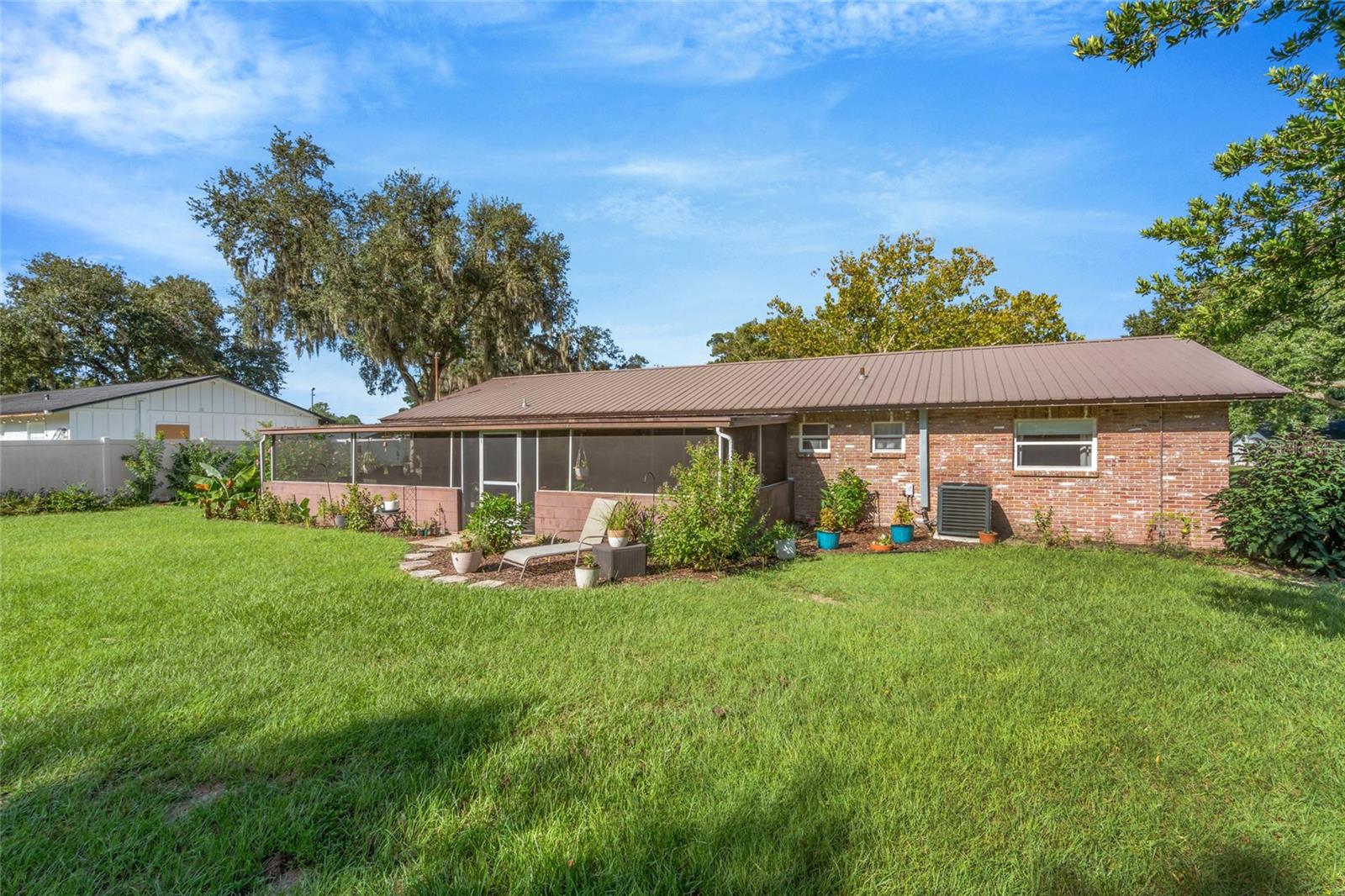 12212 FLORAL LN — photo 32