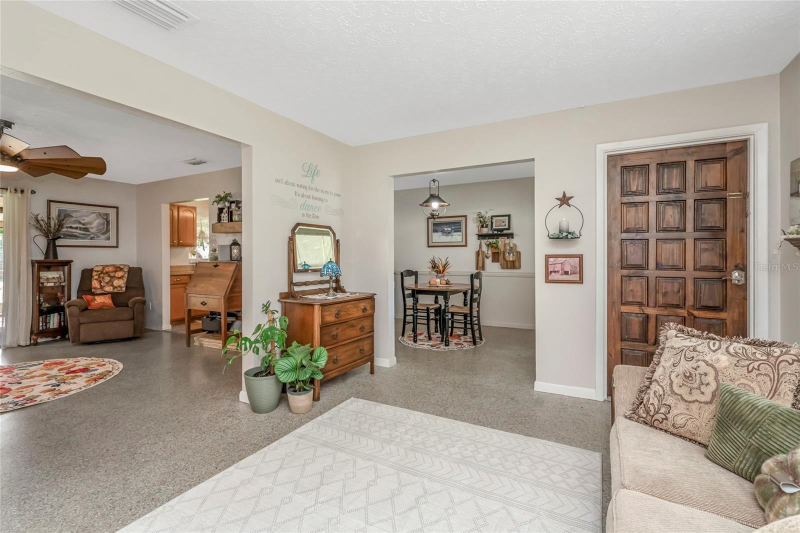 12212 FLORAL LN — photo 4