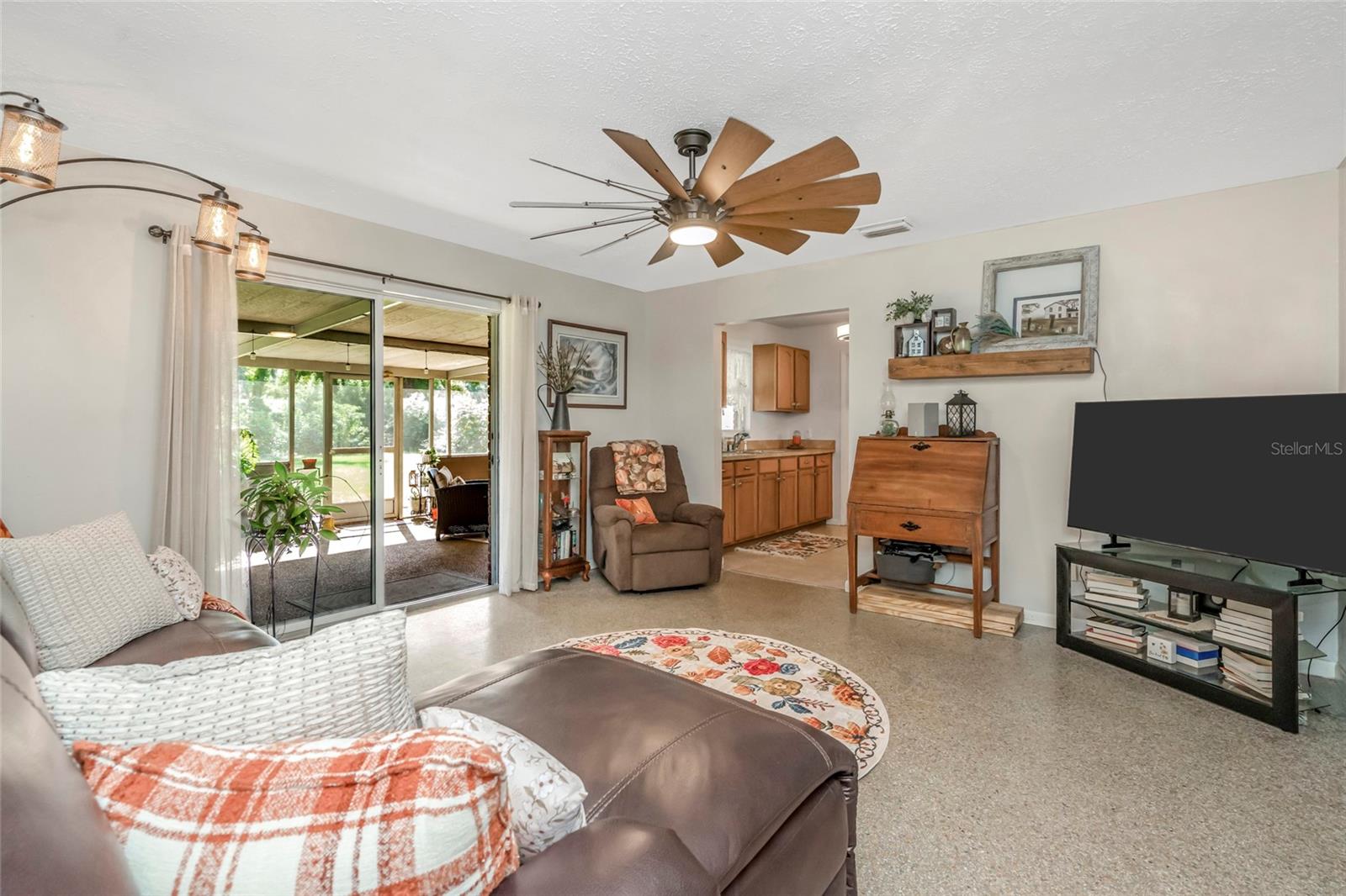 12212 FLORAL LN — photo 14