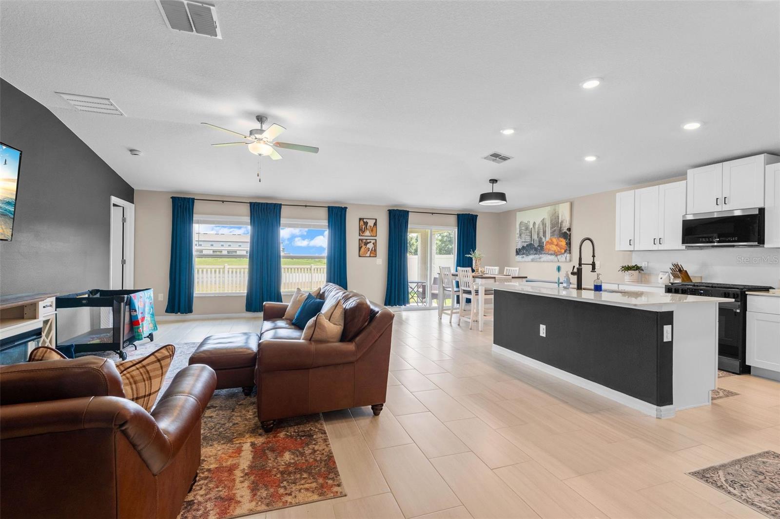 13608 SUNSET SAPPHIRE CT — photo 11
