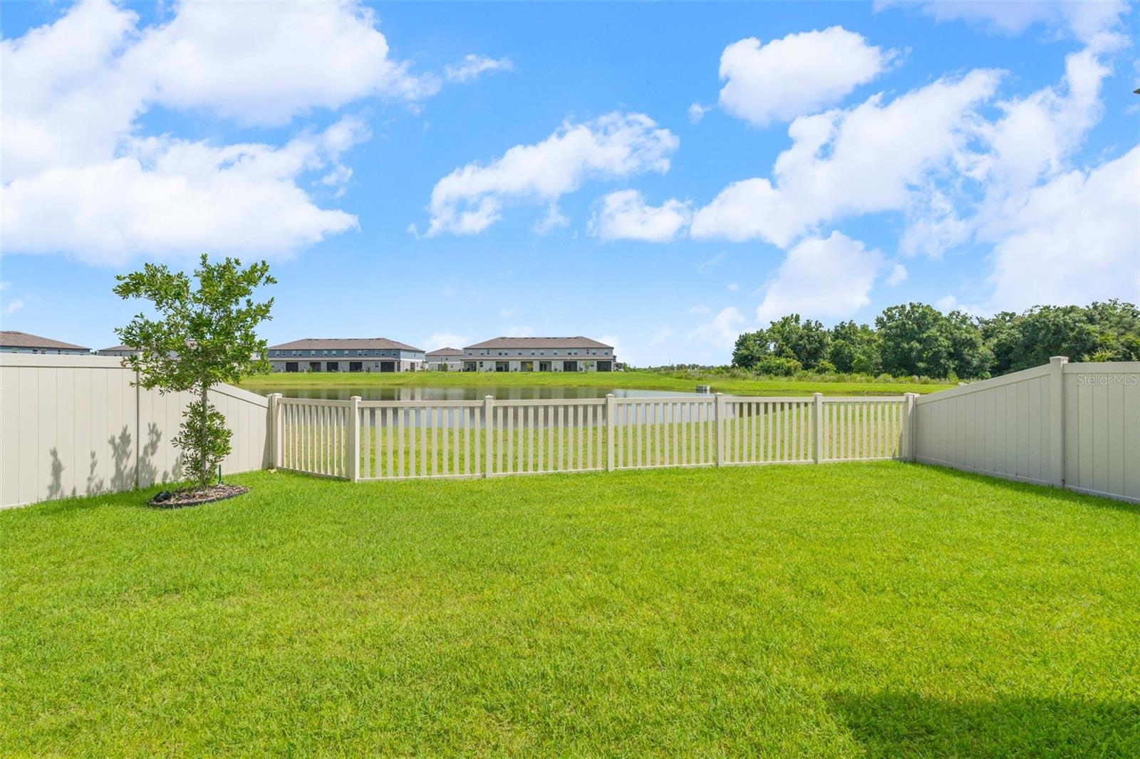 13608 SUNSET SAPPHIRE CT — photo 33