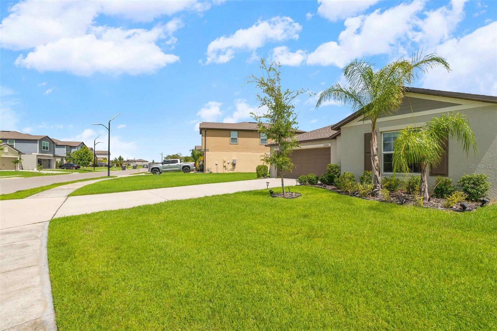 13608 SUNSET SAPPHIRE CT — photo 36