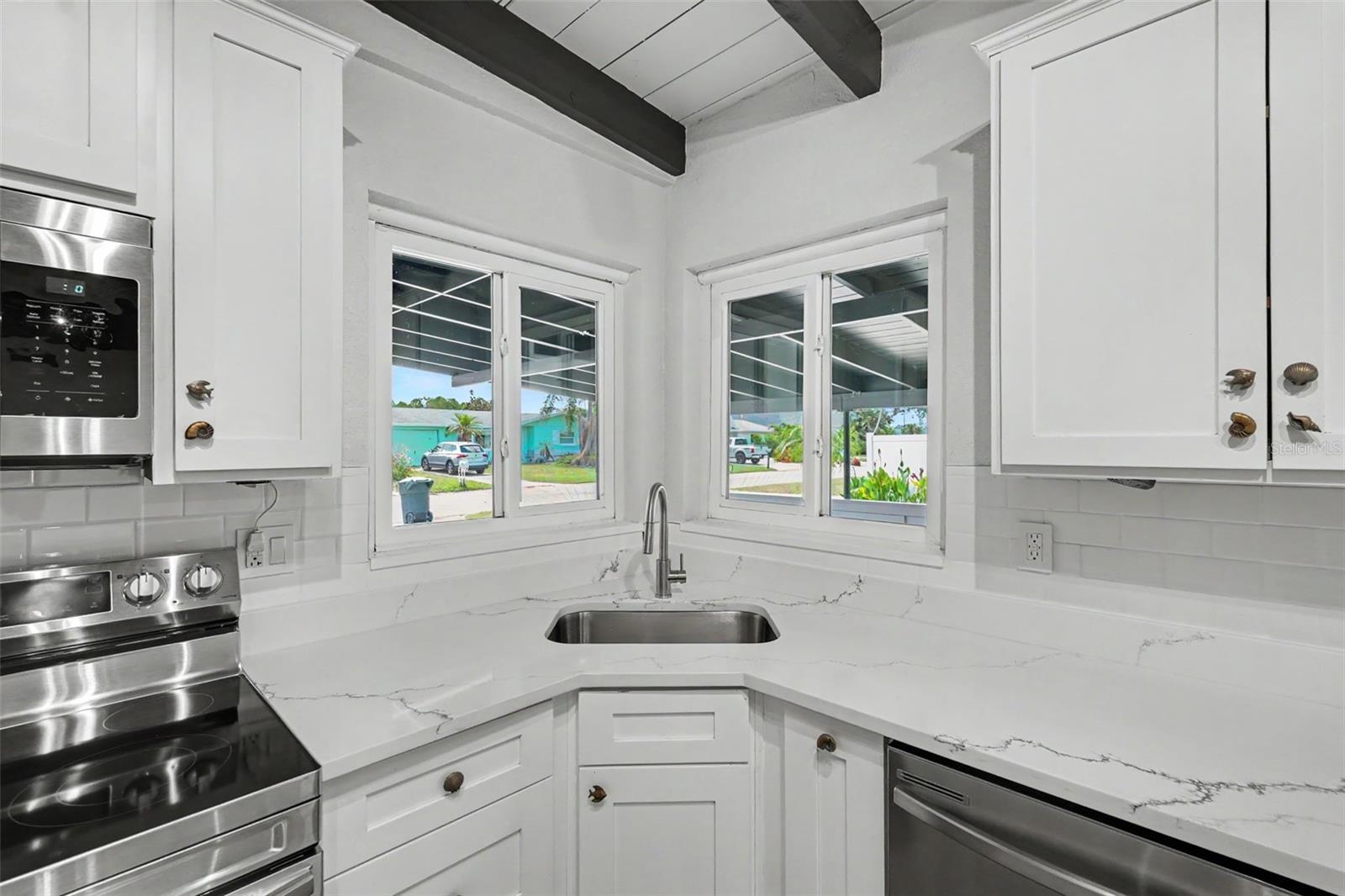 63 PALM BLVD — photo 30