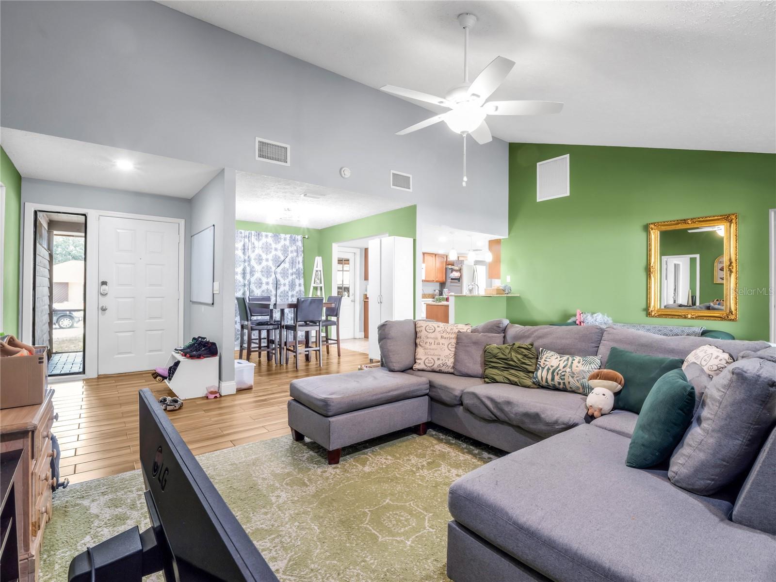 1702 SOUTHWIND DR — photo 25