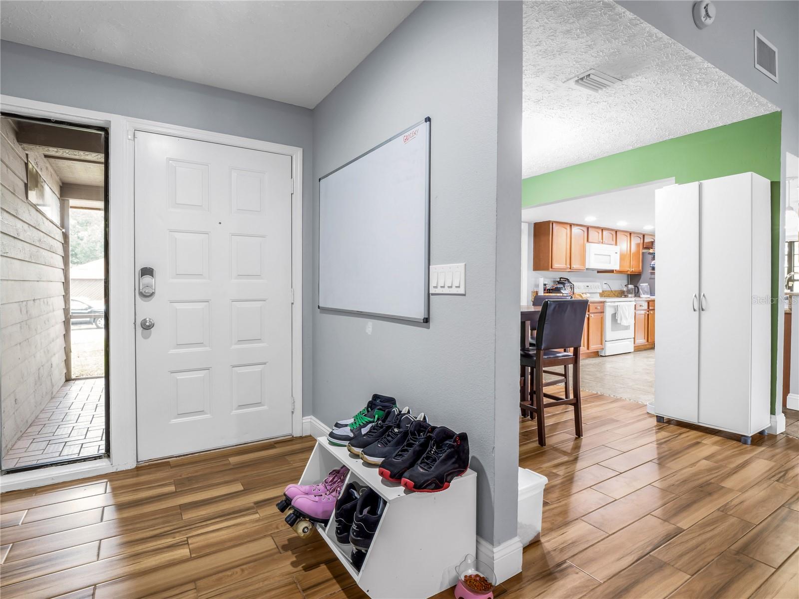 1702 SOUTHWIND DR — photo 27