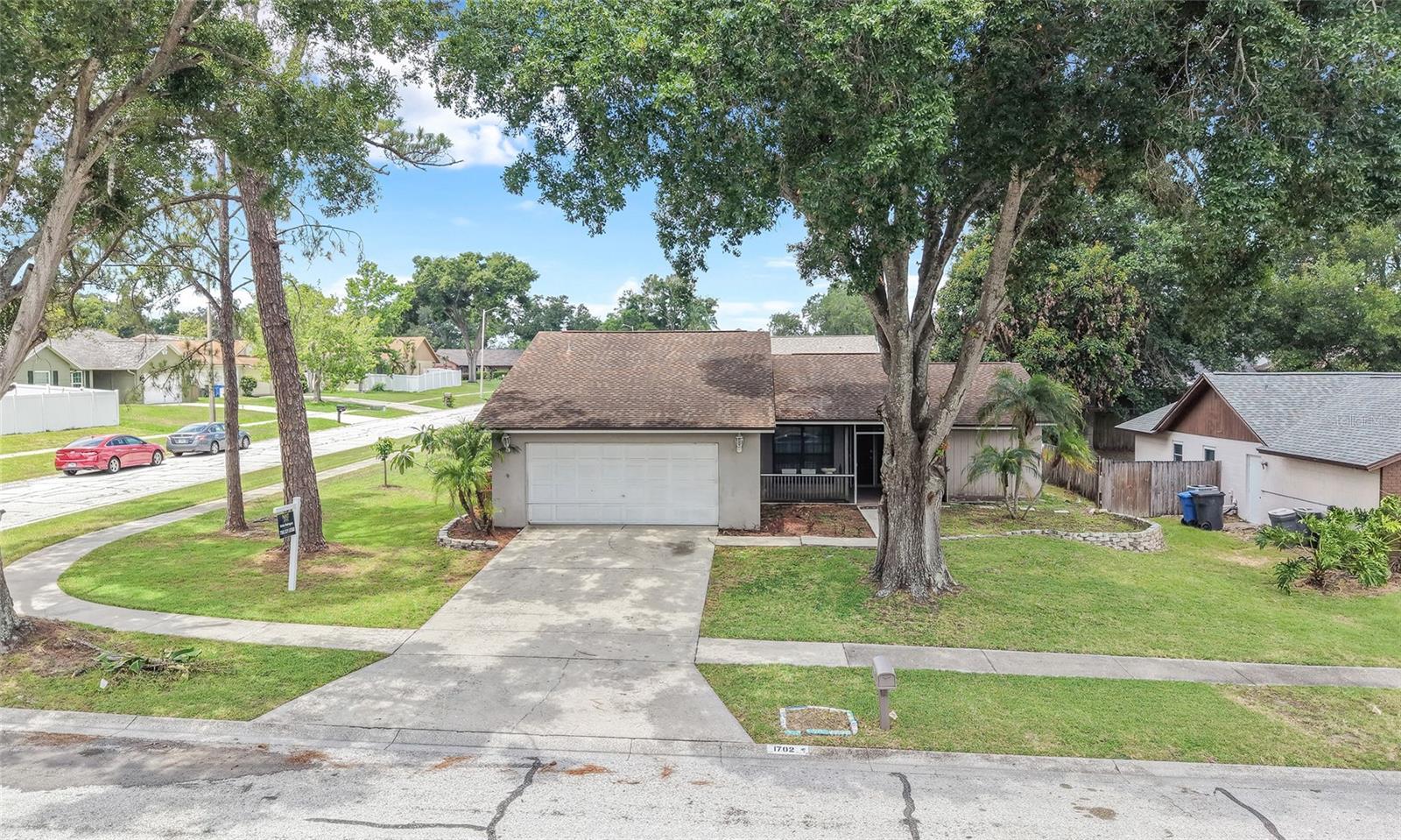 1702 SOUTHWIND DR — photo 3