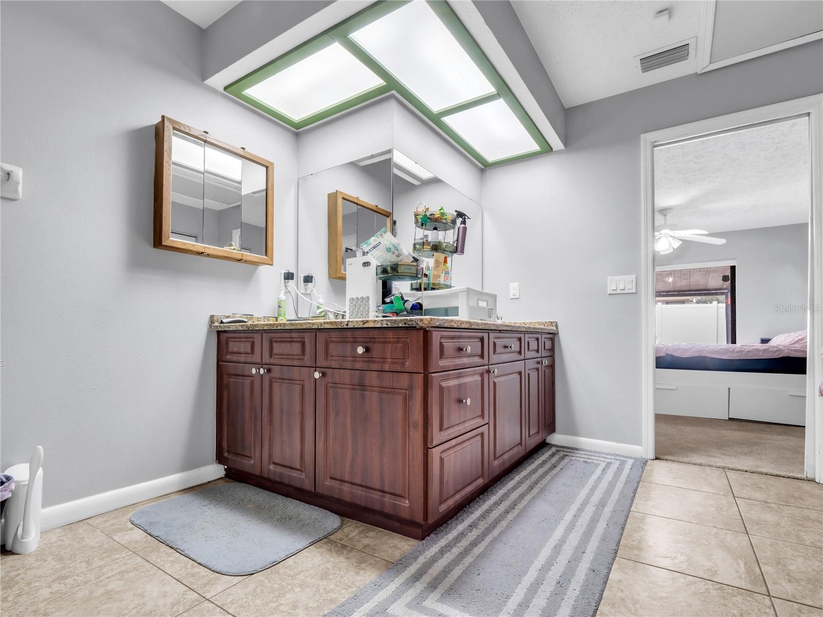1702 SOUTHWIND DR — photo 32