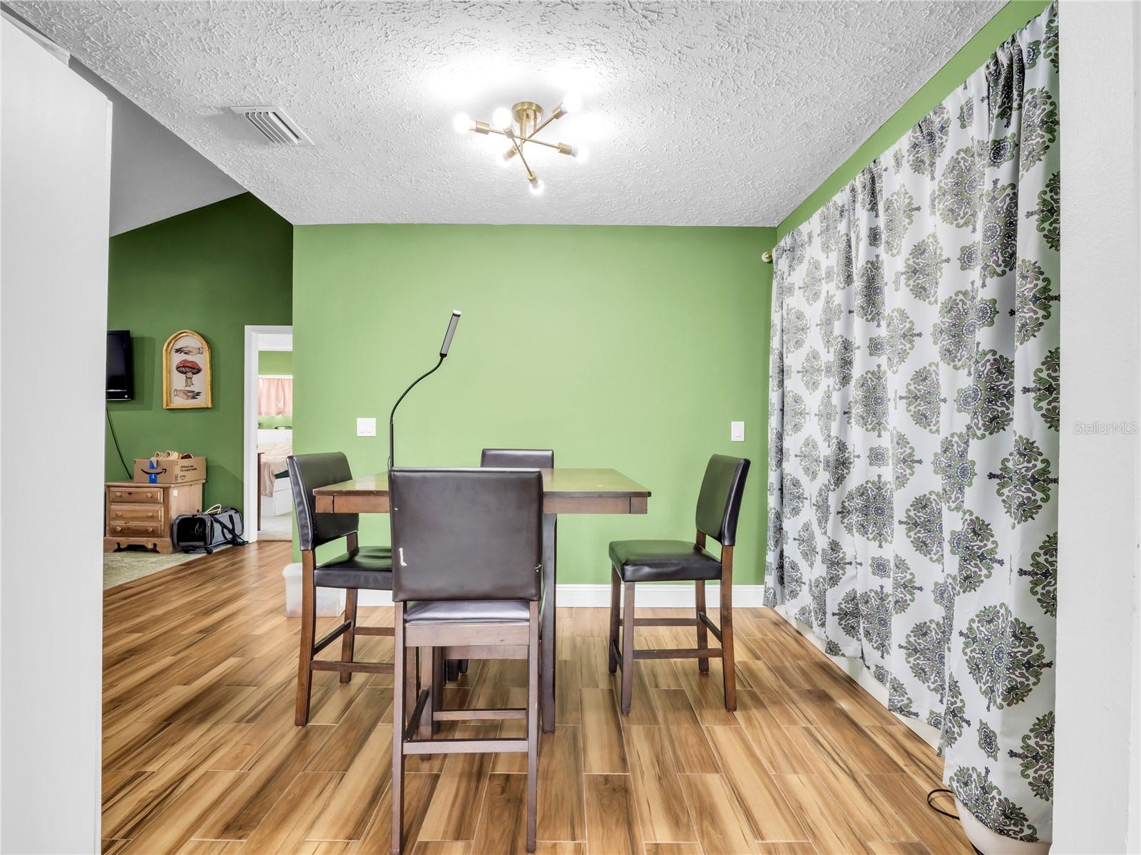 1702 SOUTHWIND DR — photo 24