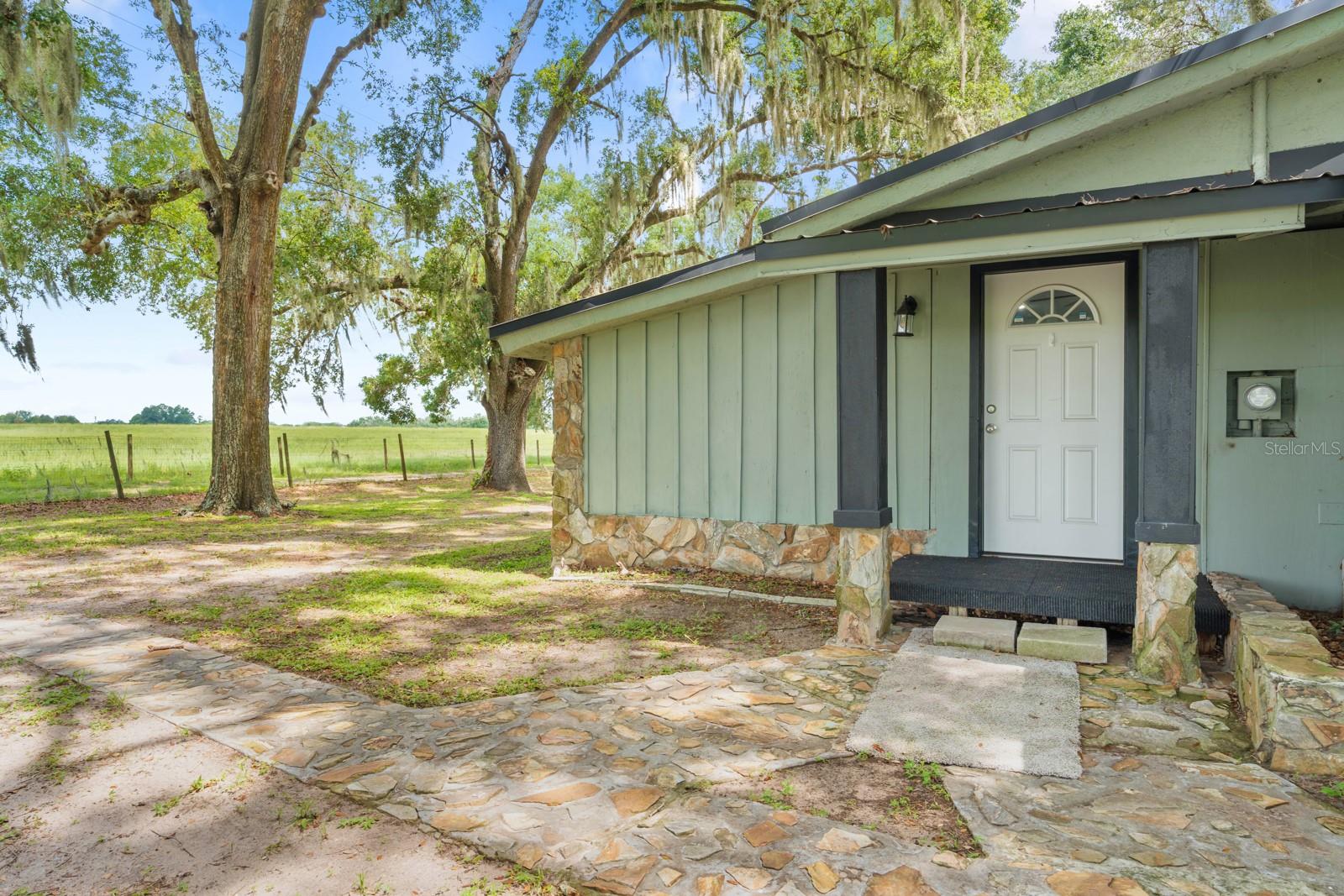 12616 THONOTOSASSA RD — photo 4
