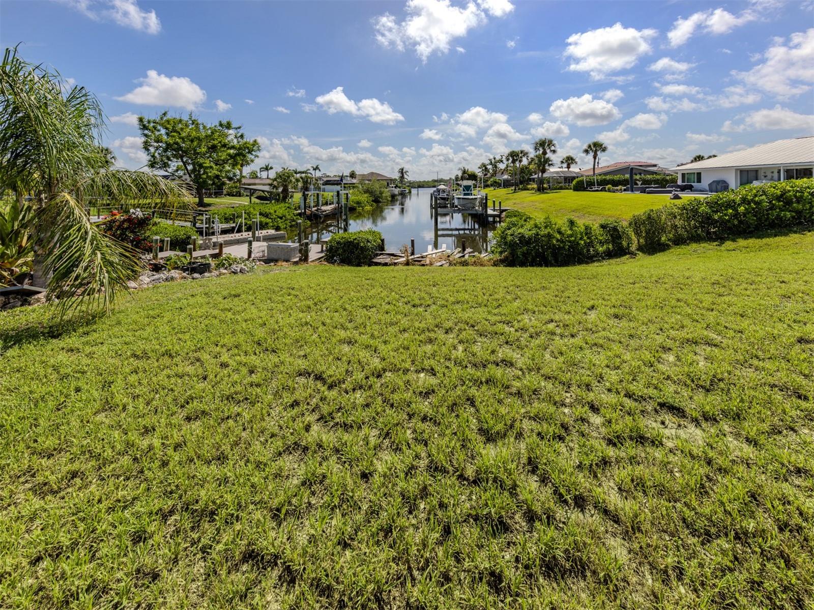 458 N SHORE DR — photo 24