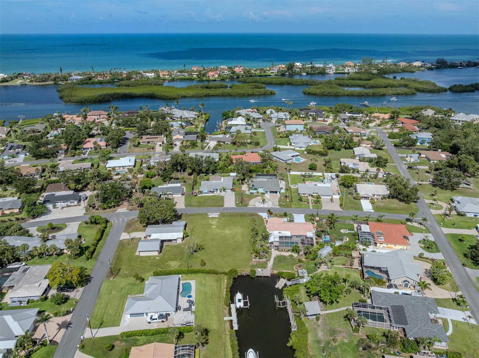 458 N SHORE DR — photo 14
