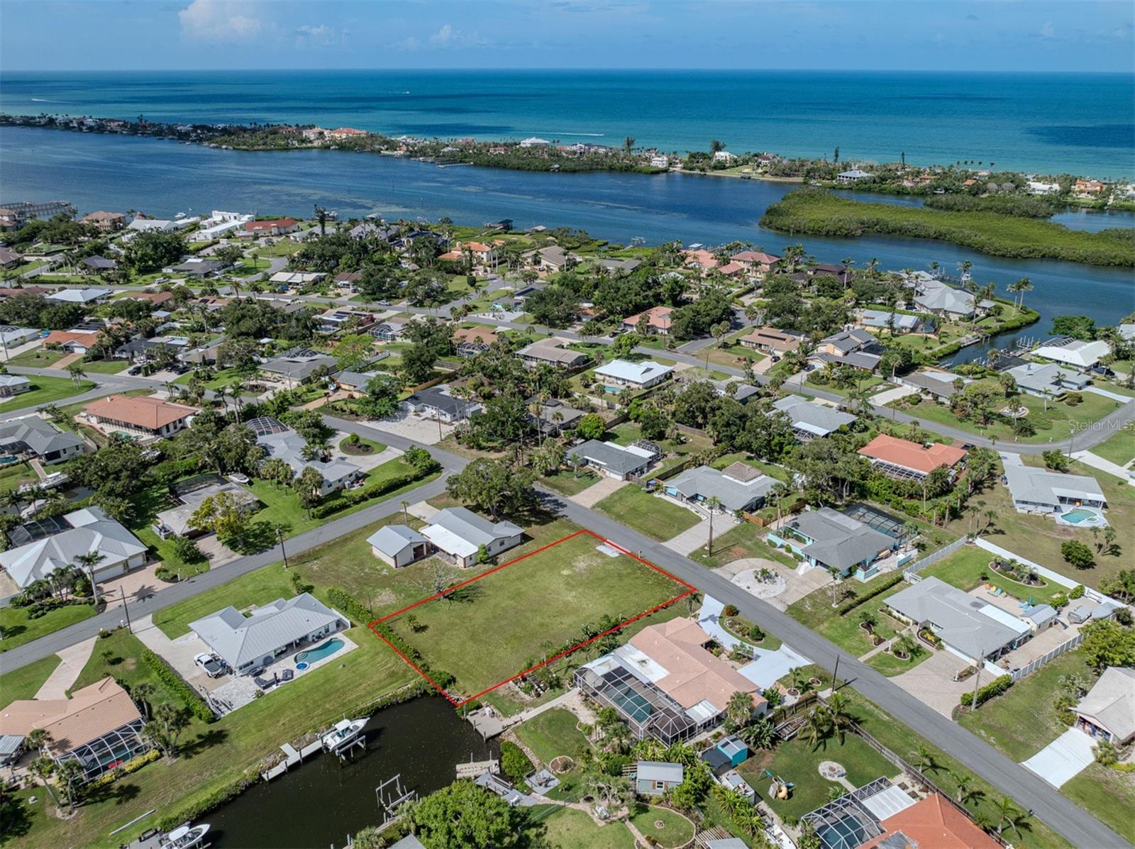 458 N SHORE DR — photo 17