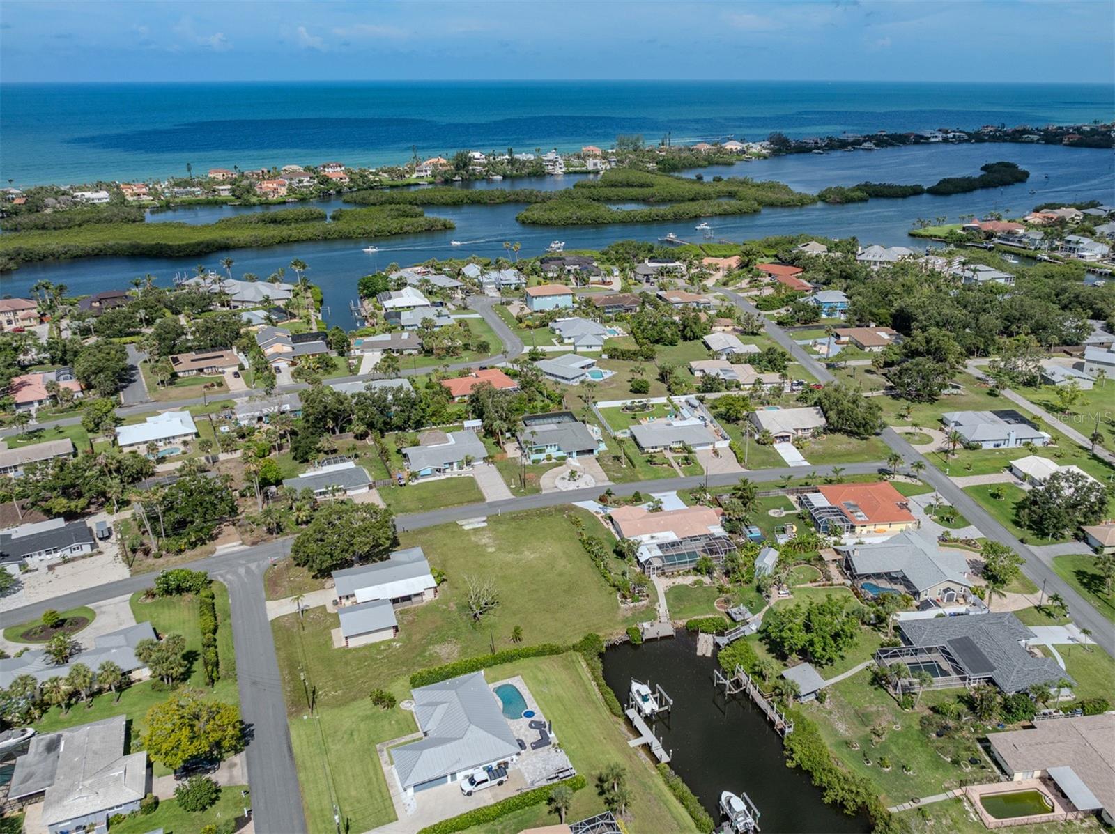 458 N SHORE DR — photo 12