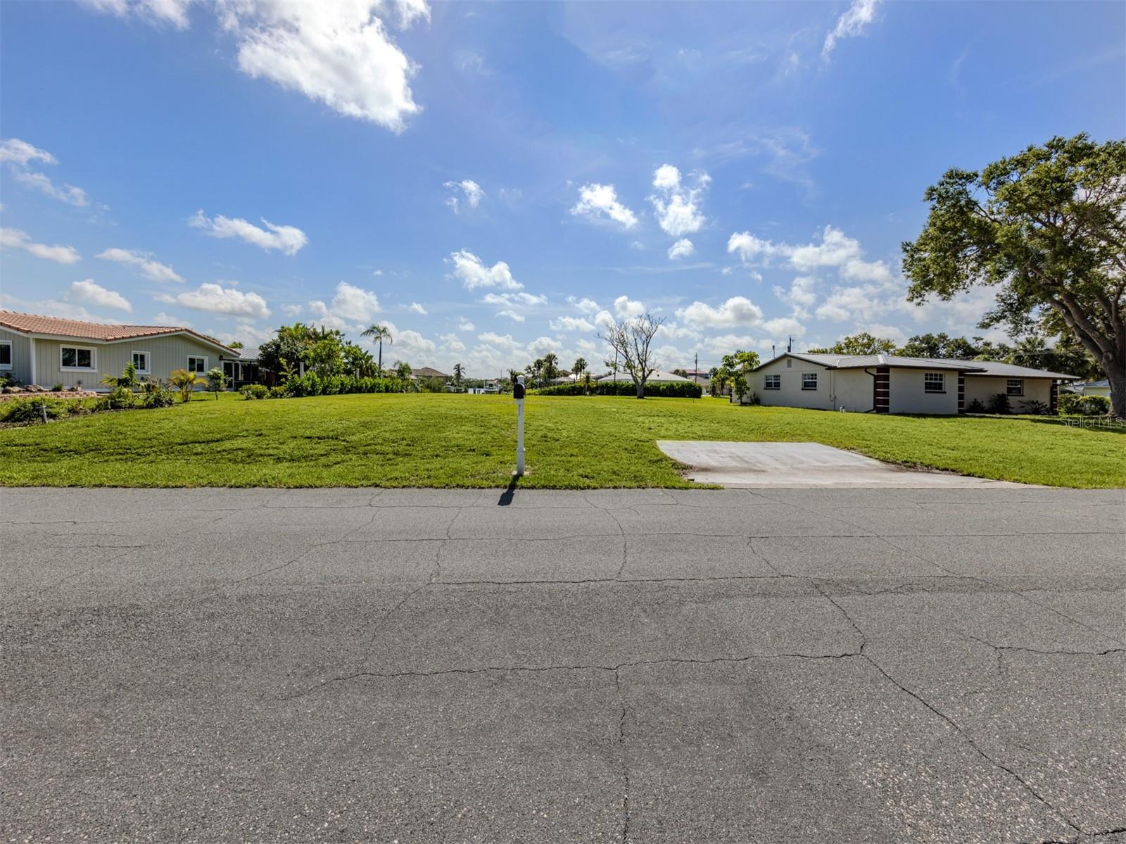 458 N SHORE DR — photo 23