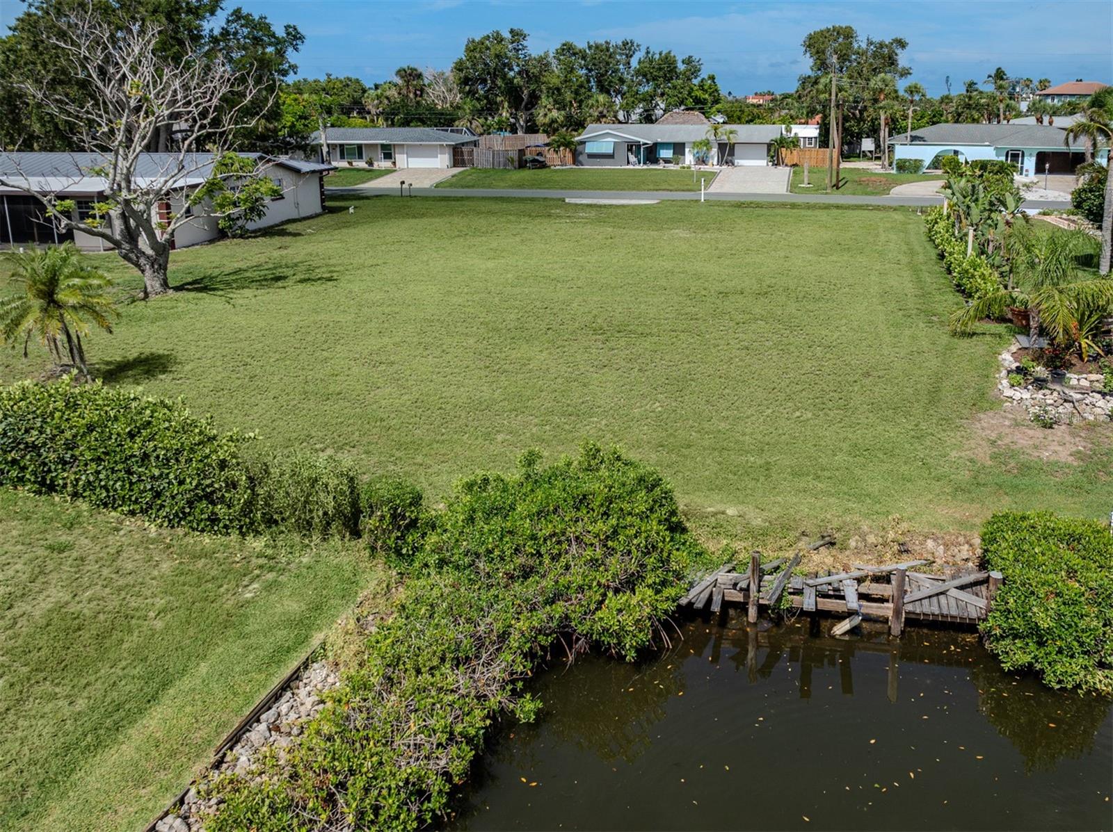 458 N SHORE DR — photo 2