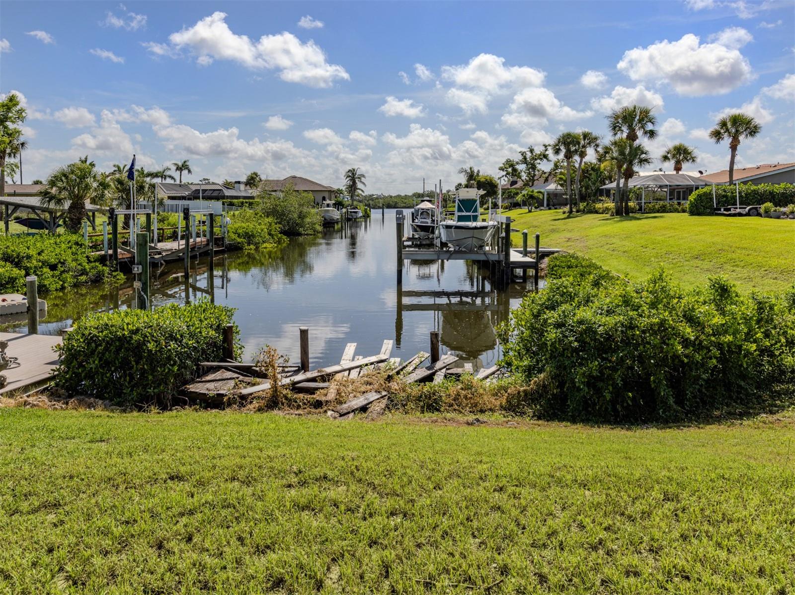 458 N SHORE DR — photo 25
