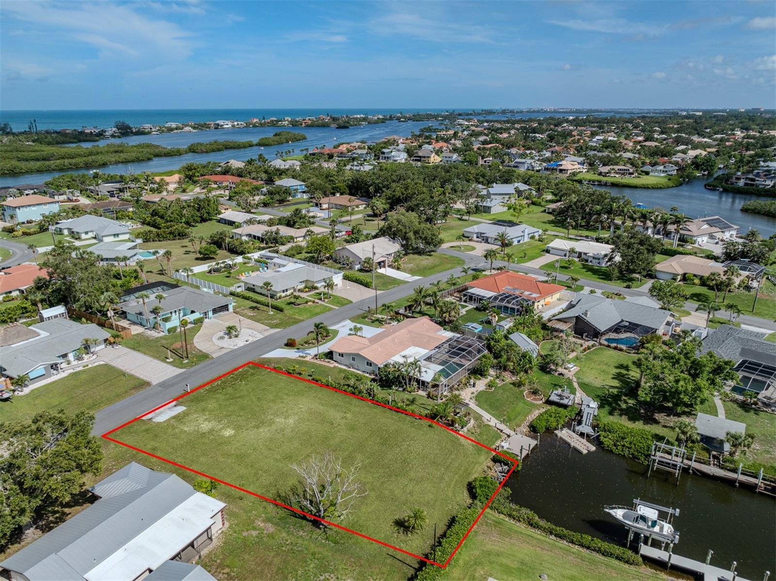 458 N SHORE DR — photo 21