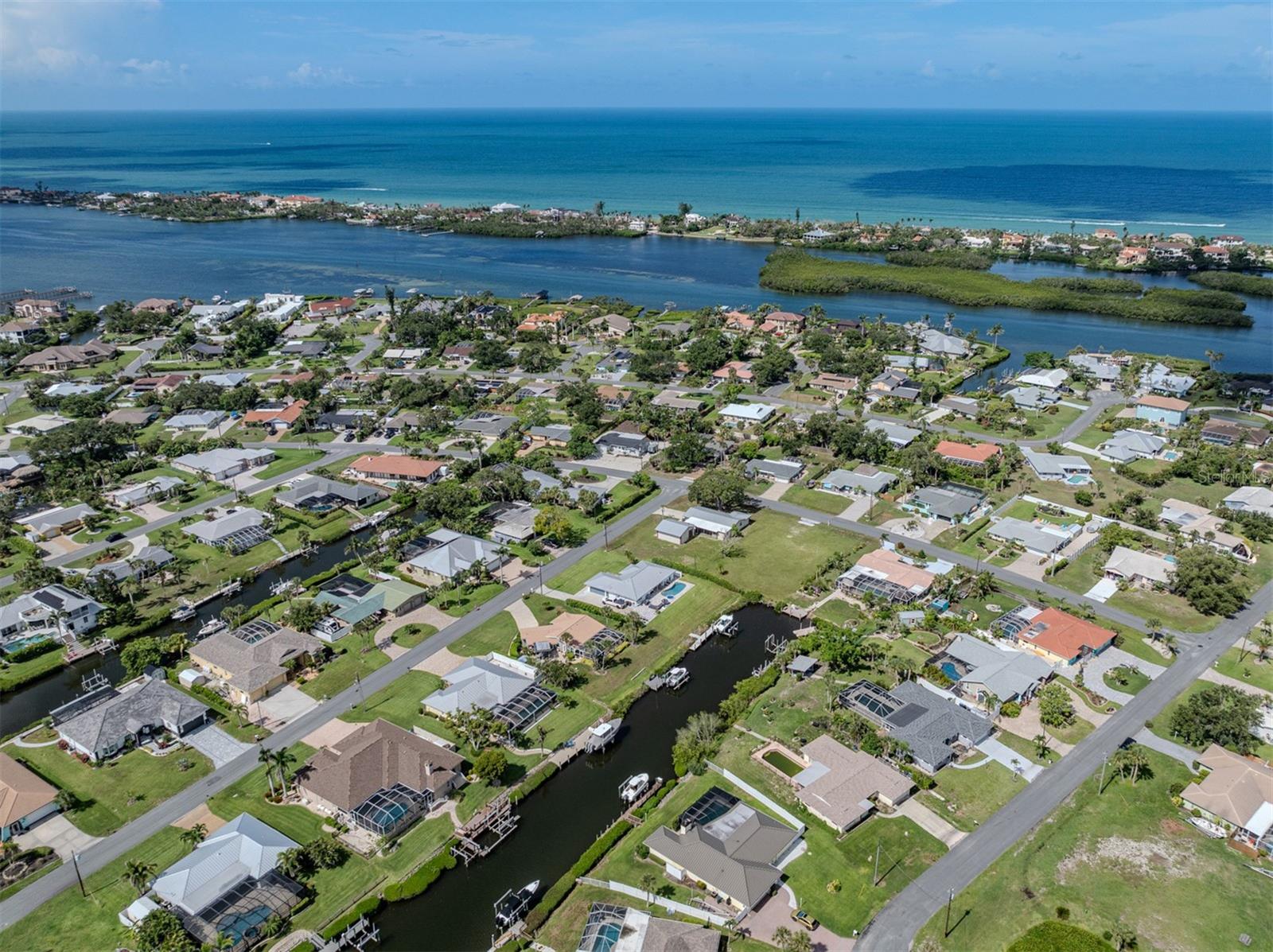 458 N SHORE DR — photo 18