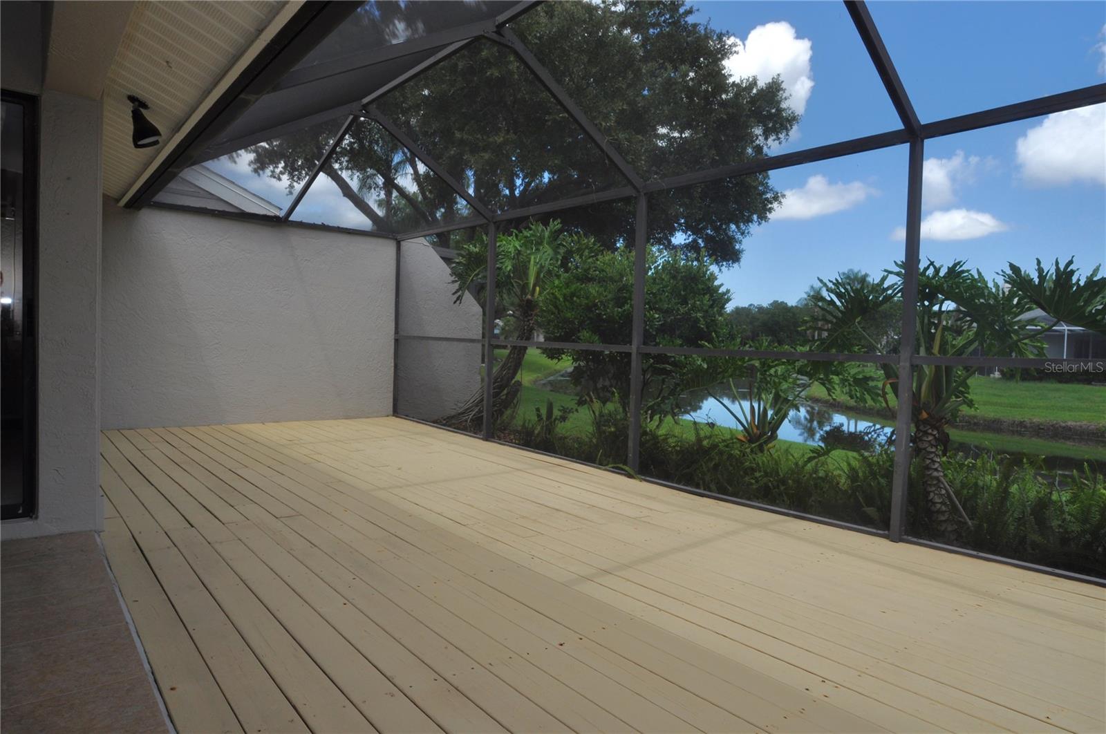 5565 SALEM SQUARE DR N — photo 37