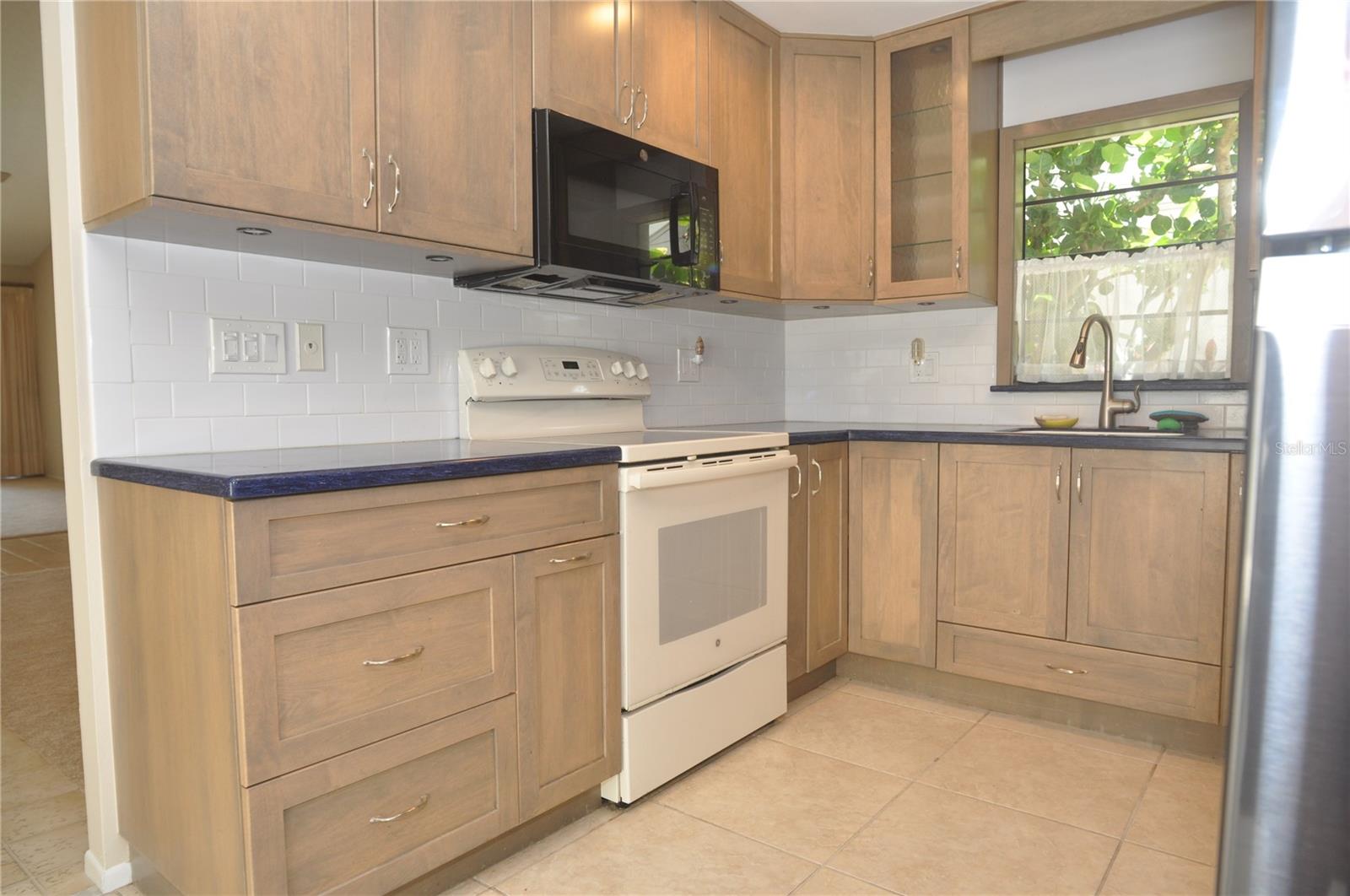 5565 SALEM SQUARE DR N — photo 25