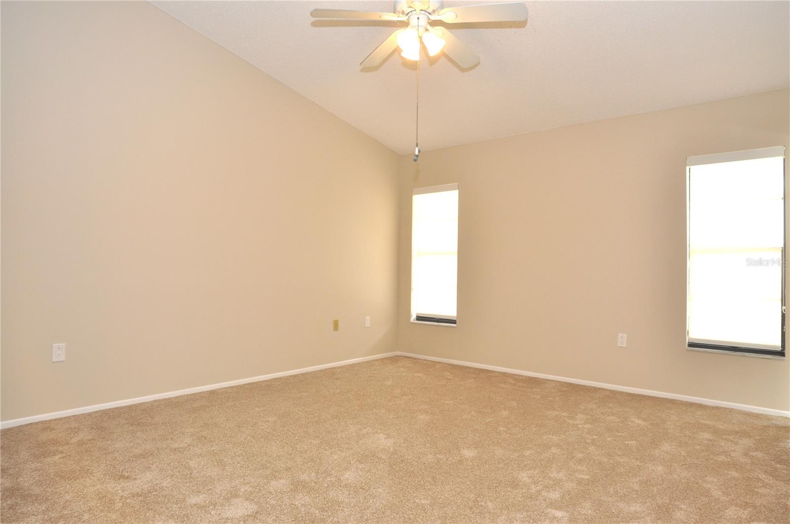 5565 SALEM SQUARE DR N — photo 35