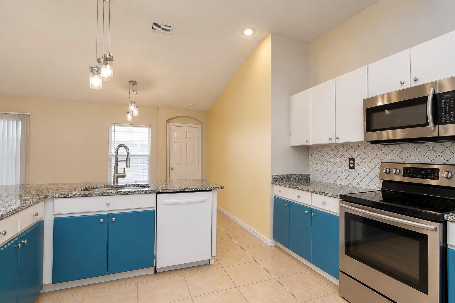 4822 PORTOBELLO CIR — photo 11